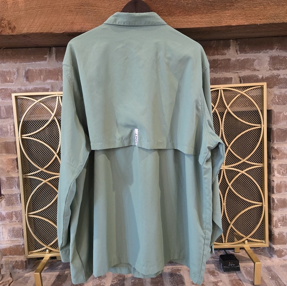 HABIT 🦈🏝🎣 - Picture 2 of 7